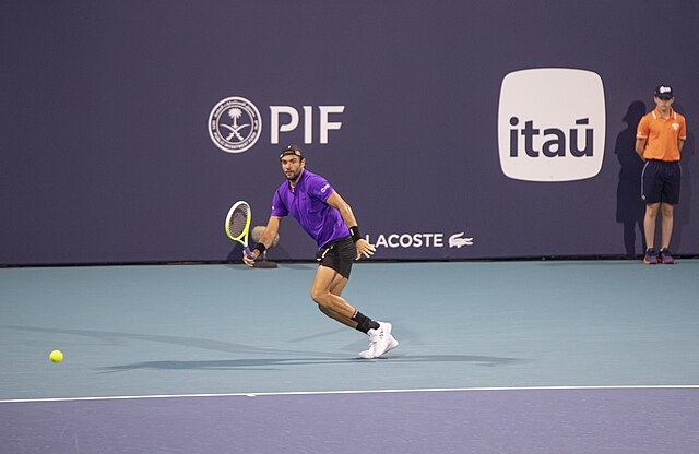 Konfrontacja ze ścianą. Berrettini eliminuje Novaka Djokovica