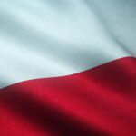 Powiewająca polska flaga