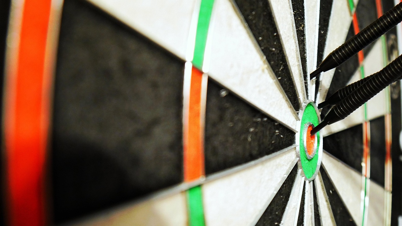 MŚ w darcie. Kciuk trzecim Polakiem z kwalifikacją