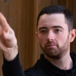 Luke Humphries podczas spotkania z Premierem