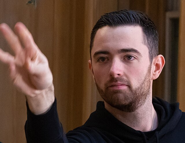 Luke Humphries podczas spotkania z Premierem