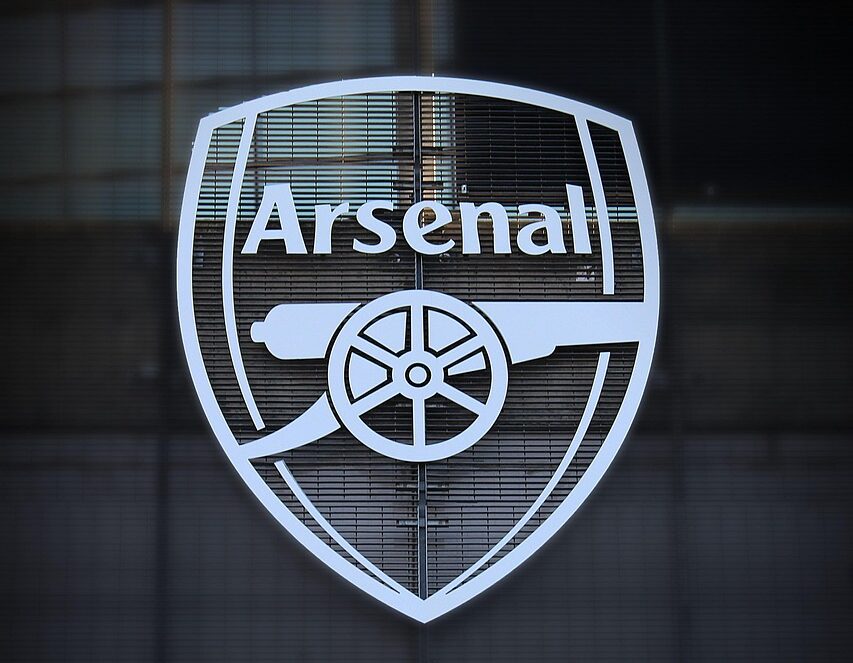 Logo Arsenalu w odcieniach szarości