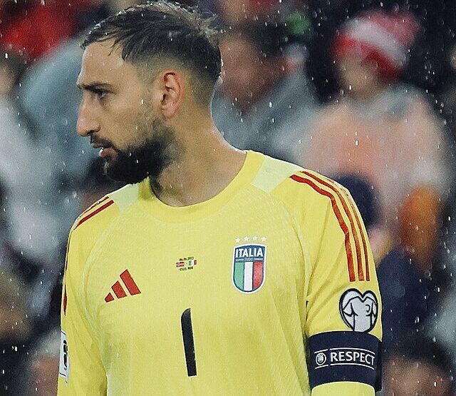 Gianluigi Donnarumma stanie między słupkami Manchesteru City