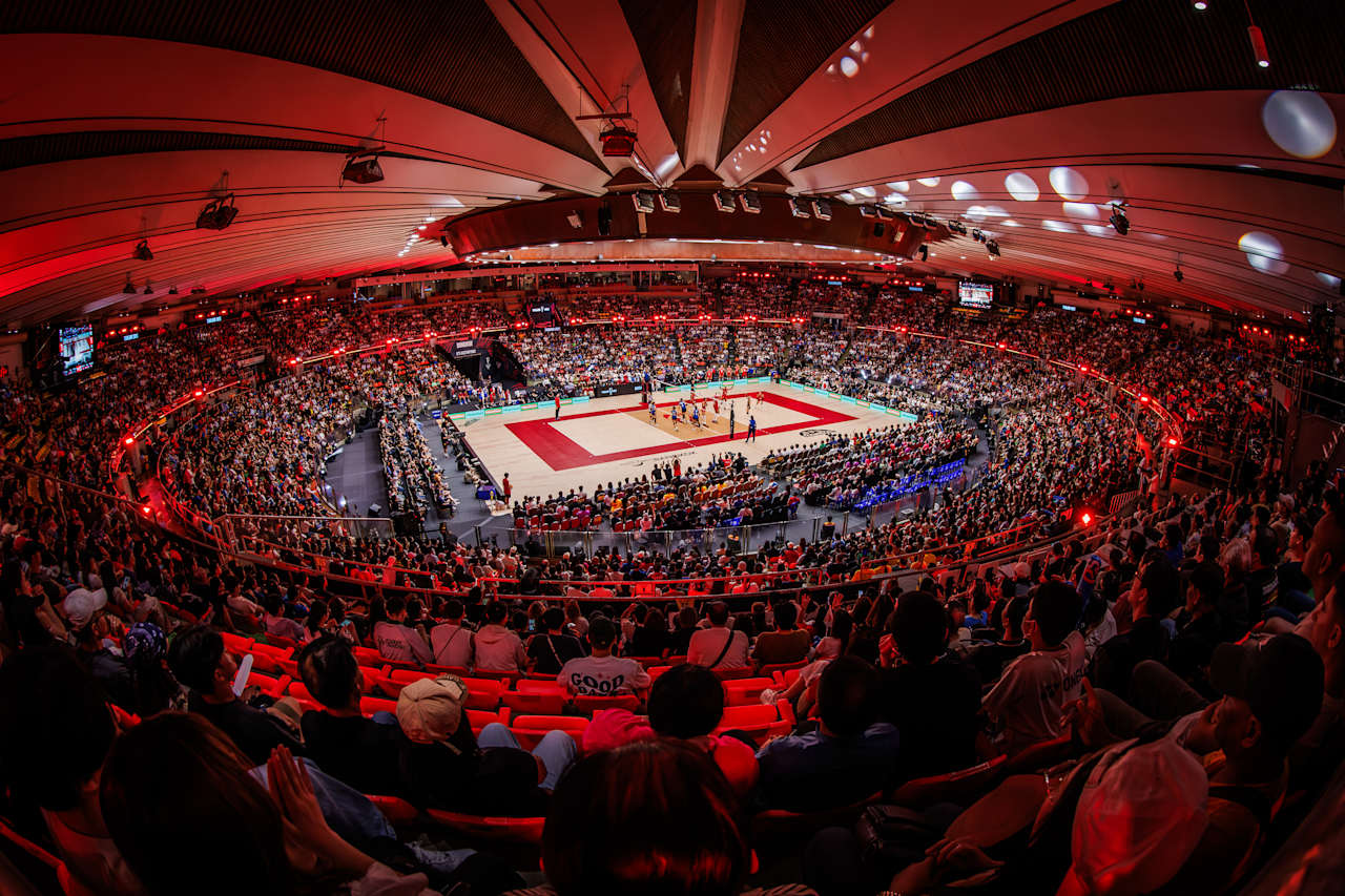 Indoor Stadium Huamark od środka