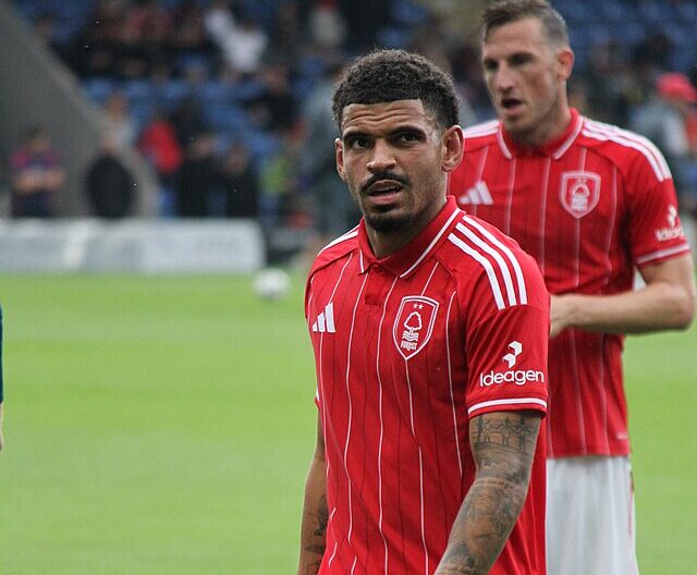 Morgan Gibbs-White w stroju treningowym