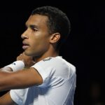 Felix Auger-Aliassime w białej koszulce