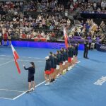 Polsk drużyna ustawiona w rzędzie na linii końcowej podczas United Cup