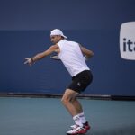 Grigor Dimitrov bierze zamach, aby zagrać forehand