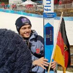 Philipp Raimund w rozmowie z kibicami po skoku