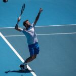 Stan Wawrinka podczas serwowania