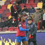 Antoine Semenyo podczas rozgrzewki