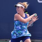 Linda Noskova po zagraniu forehandowym