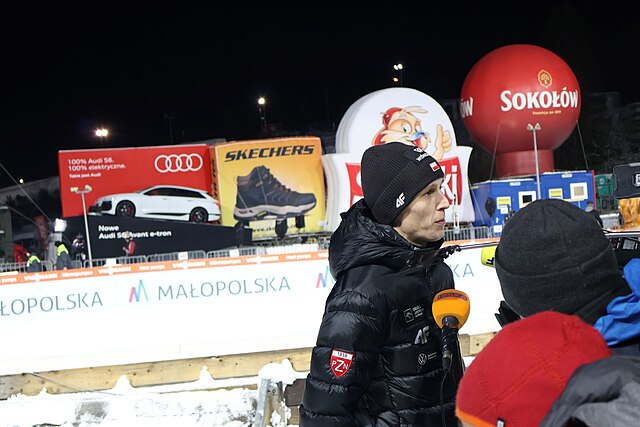 Paweł Wąsek przy mikrofonie