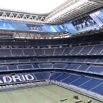 Widok wnetrza stadionu Santiago Bernabeu w Madrycie