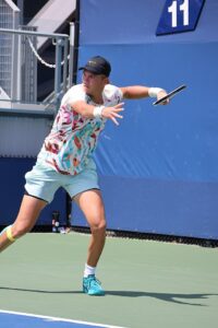 Martin Damm bierze zamach z forehandu