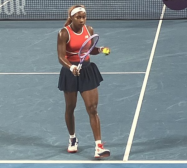 Coco Guaff idąca w stronę linii końcowej po wymianie