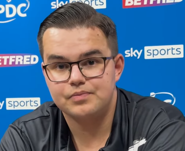 Gian van Veen podczas konferencji prasowej