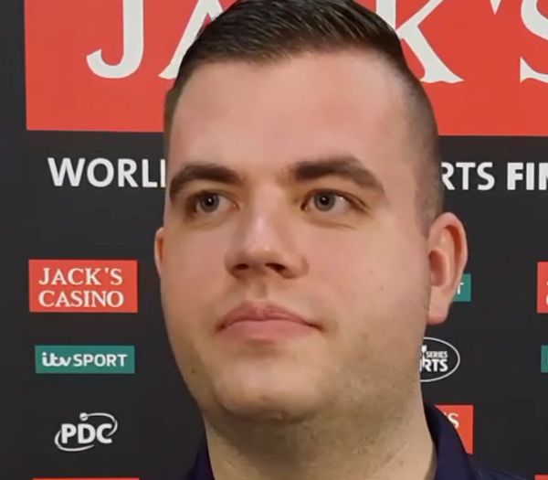 Niels Zonneveld w rozmowie z dziennikarzami