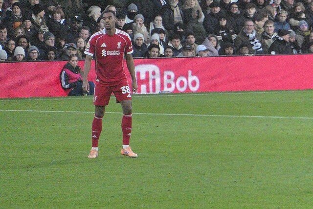 Ryan Gravenberch wyczekuje na podanie