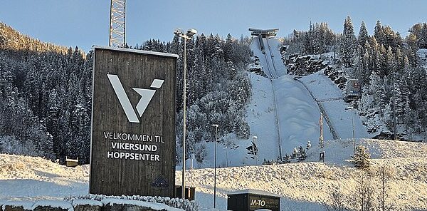 Obiekt w Vikersund, będący tłem dla baneru