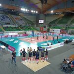 Hala Łuczniczka wypełniona kibicami podczas spotkania Pałacu