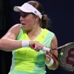 Jelena Ostapenko w zielonym stroju