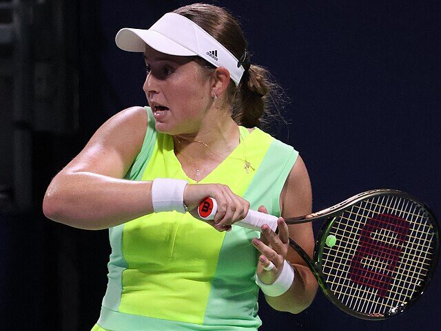 Jelena Ostapenko w zielonym stroju