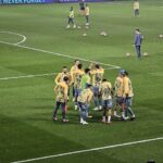 Drużyna Manchesteru City zebrana w kółku