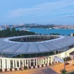 Besiktas Park na tle zbiornika wodnego