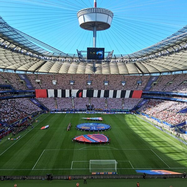 Wypełniony stadion narodowy podczas STS Pucharu Polski