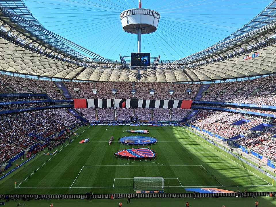Wypełniony stadion narodowy podczas STS Pucharu Polski