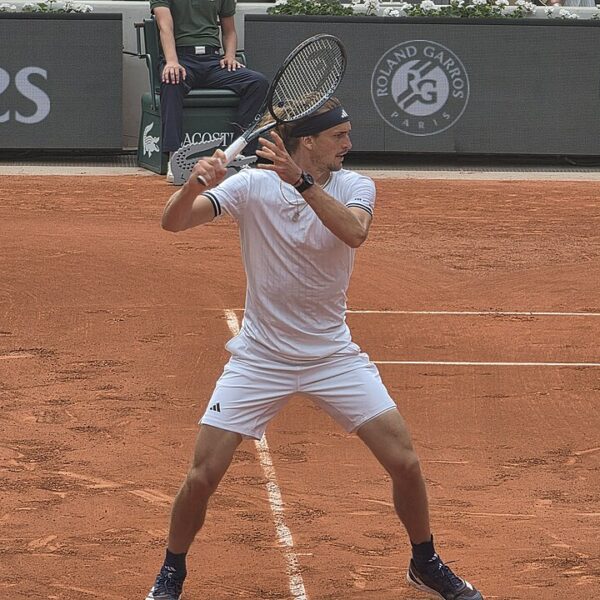 Alexander Zverev bierze zamach forehandowy