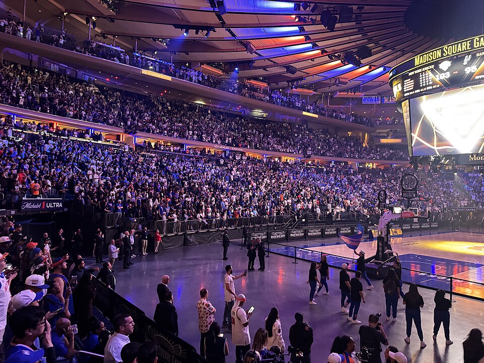 Wypełniona hala Madison Square Garden