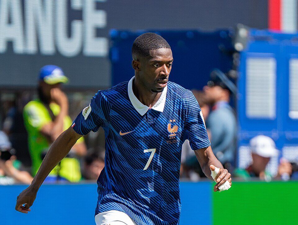 Ousmane Dembele skoncentrowany na polu gry