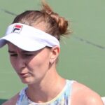 Wzdychająca w daszku Barbora Krejcikova