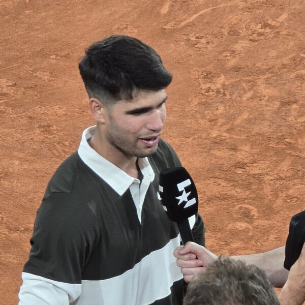 Carlos Alcaraz udziela wywiadu stacji Eurosport