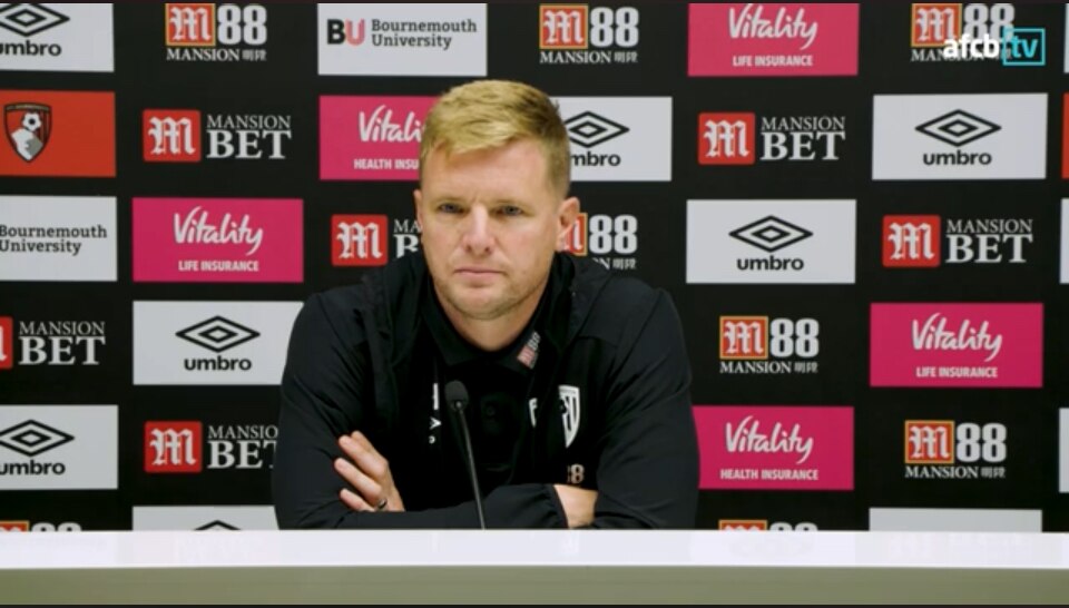 Eddie Howe podczas konferencji prasowej