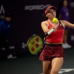 Eva Lys uderzająca forehand