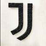 Logo Juventusu na ścianie