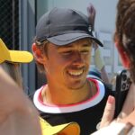 Alex de Minaur w otoczeniu kibiców