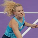 Katerina Siniakova zagrywa volleya