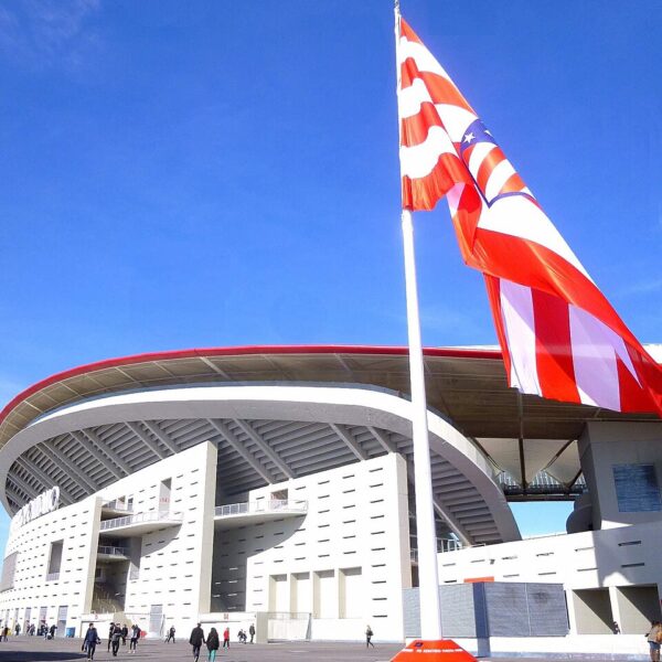 Flaga Atletico Madryt [rzed stadionem Metropolitano