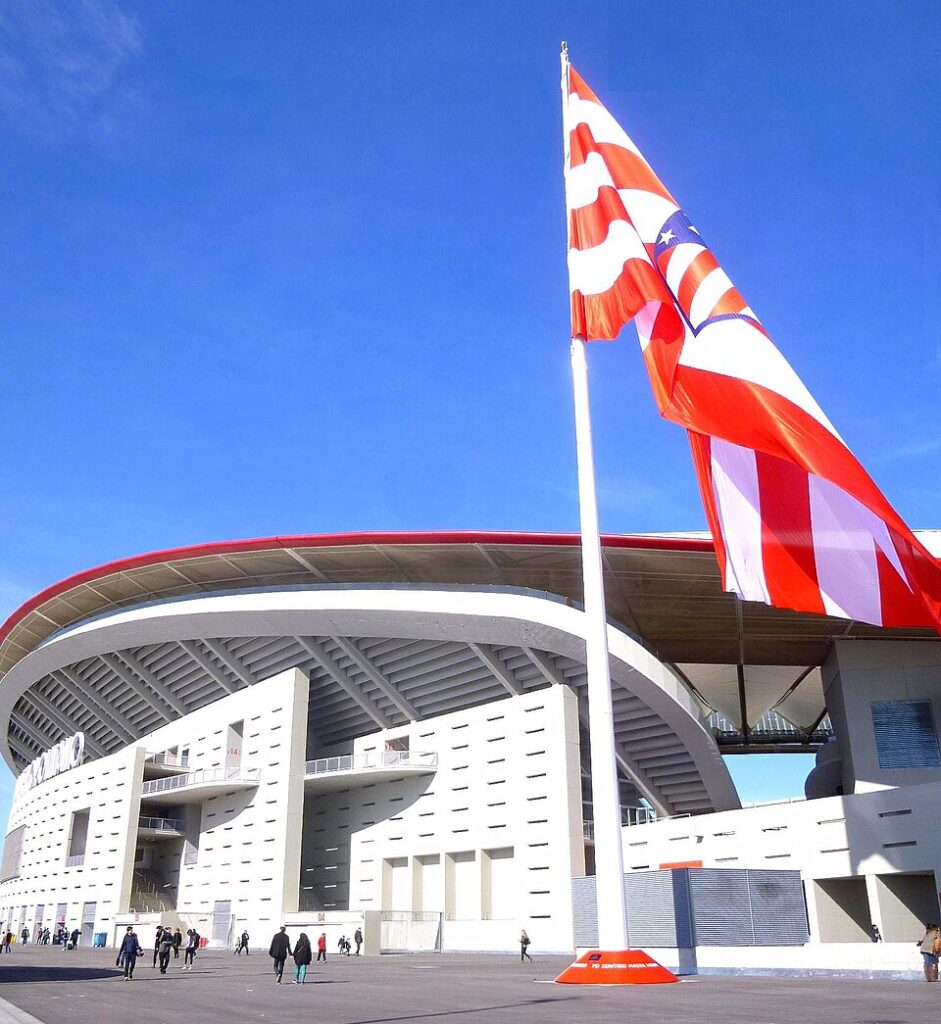 Flaga Atletico Madryt [rzed stadionem Metropolitano